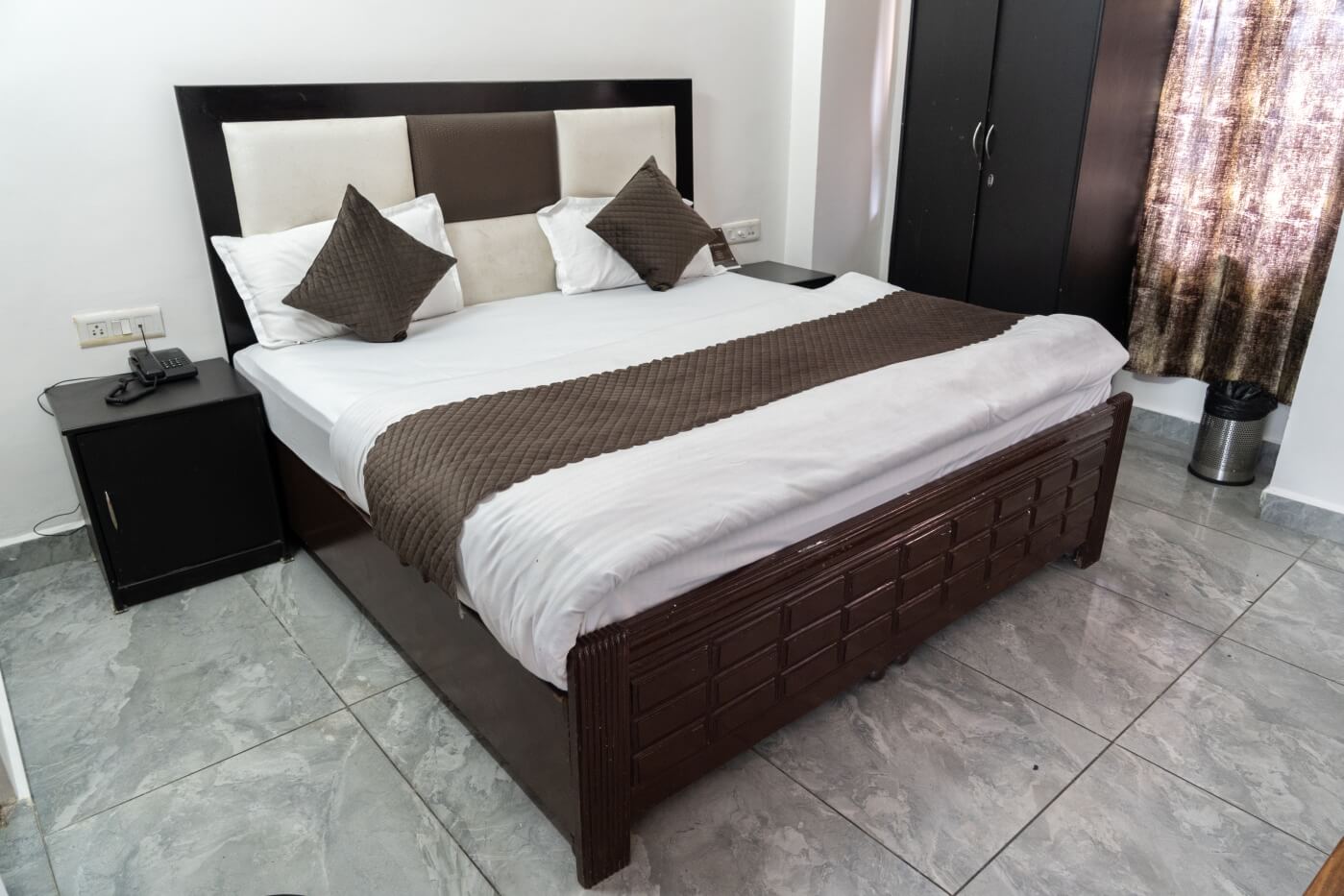 room-ompalace-01