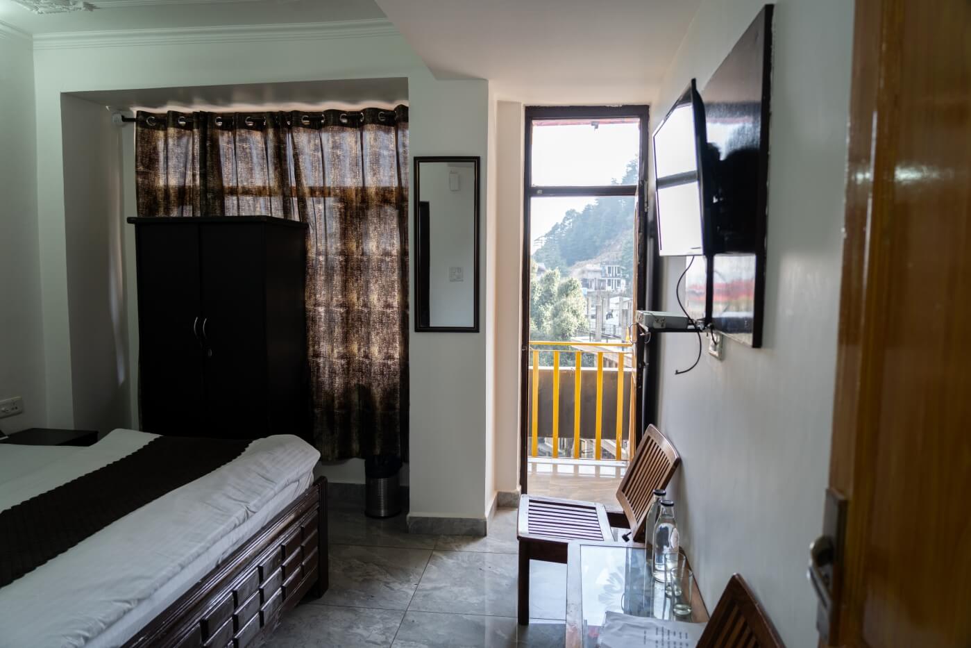 room-ompalace-06