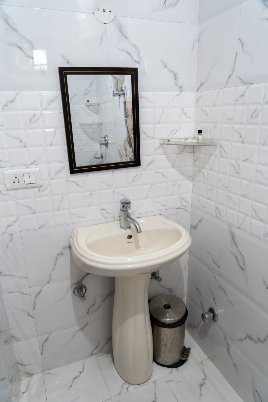room-ompalace-12