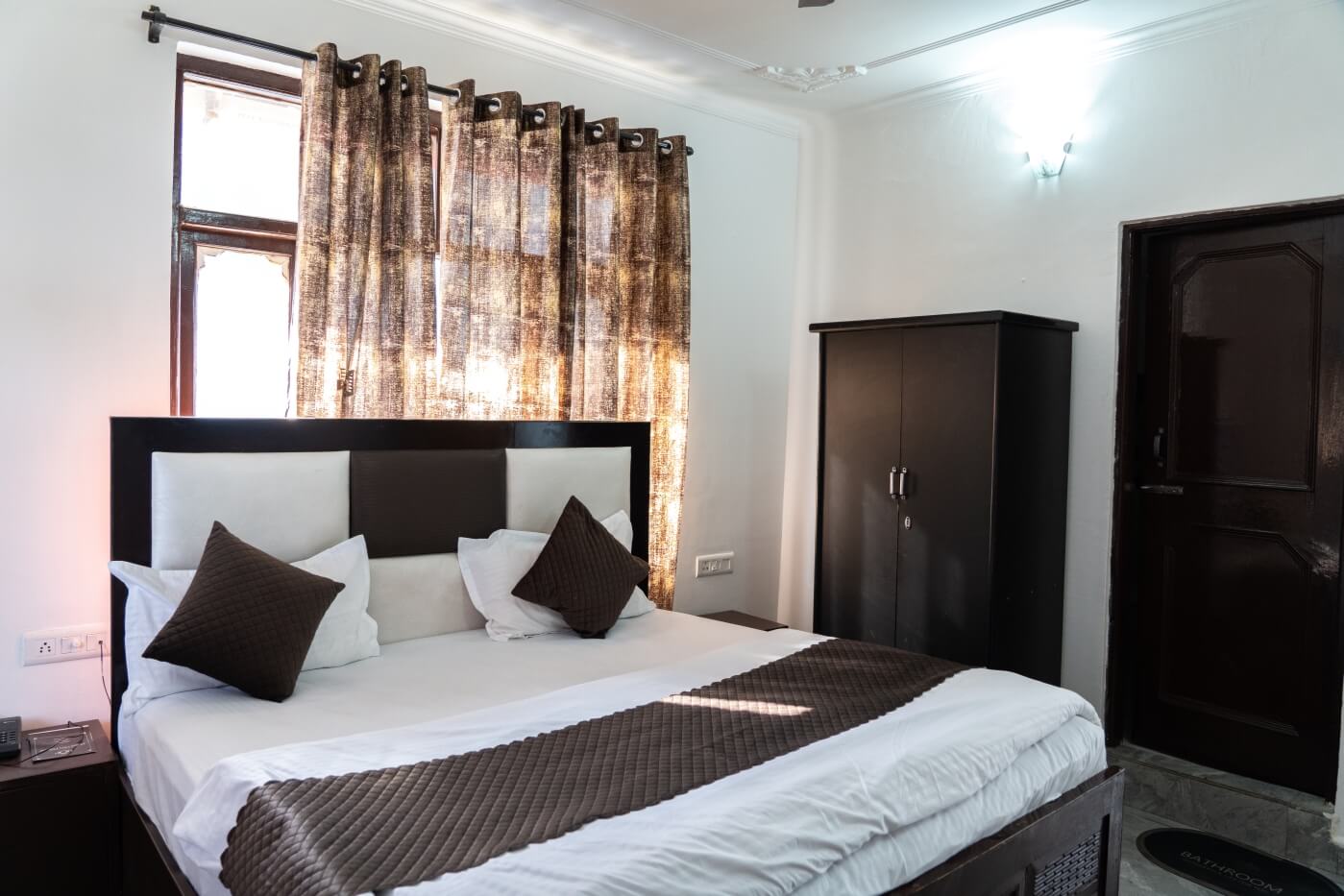 room-ompalace-16