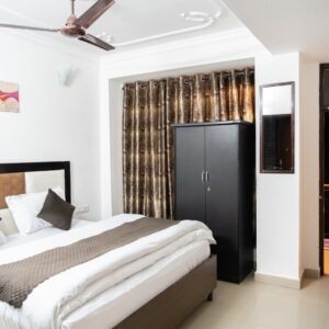 room-ompalace-night-02